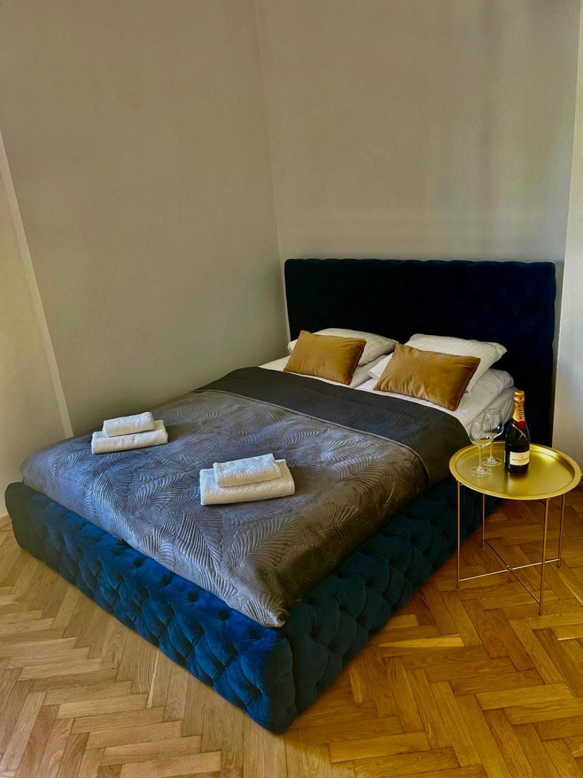 Selected Apartments By Market Square Краків Екстер'єр фото