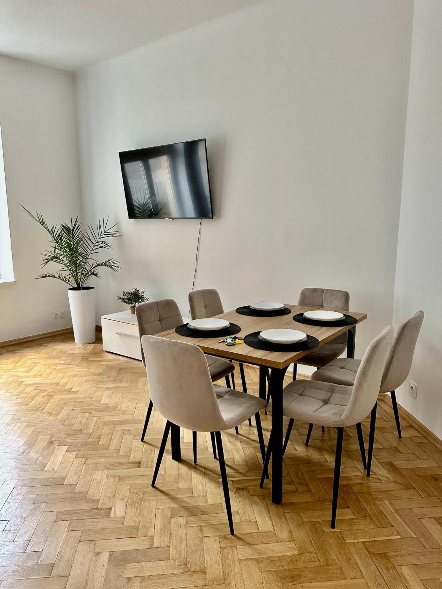 Selected Apartments By Market Square Краків Екстер'єр фото