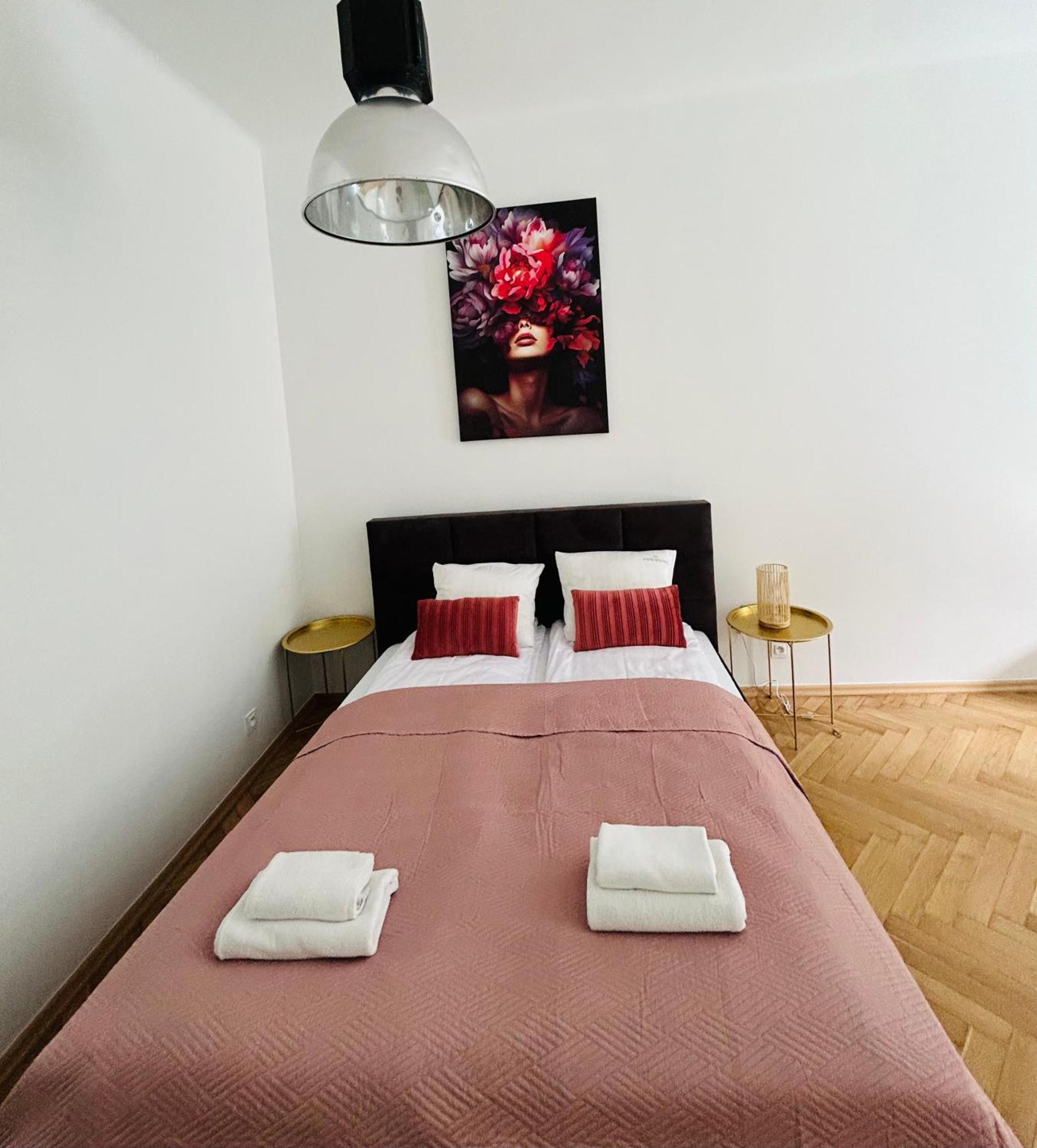 Selected Apartments By Market Square Краків Екстер'єр фото