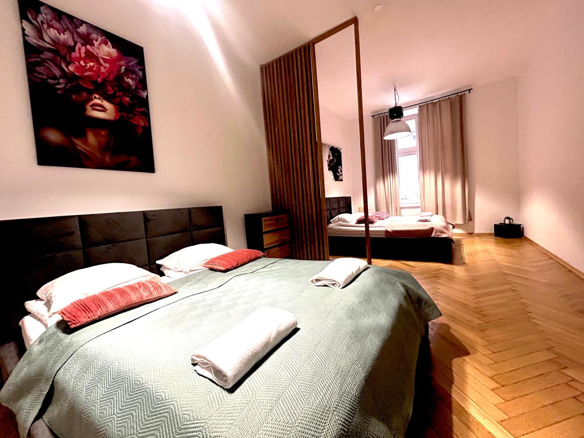 Selected Apartments By Market Square Краків Екстер'єр фото